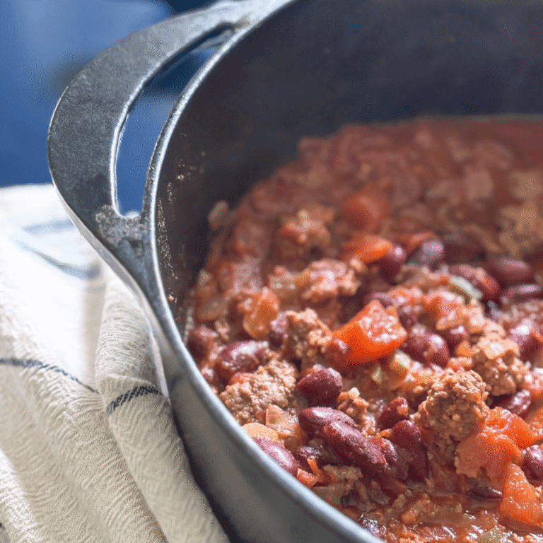 Hearty Dutch Oven Chili: The Perfect Comfort Food Recipe