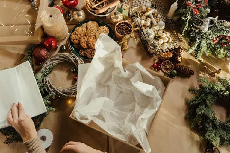 Best Cookies for Gifts at Christmas (Easy Recipes + Gift Ideas)