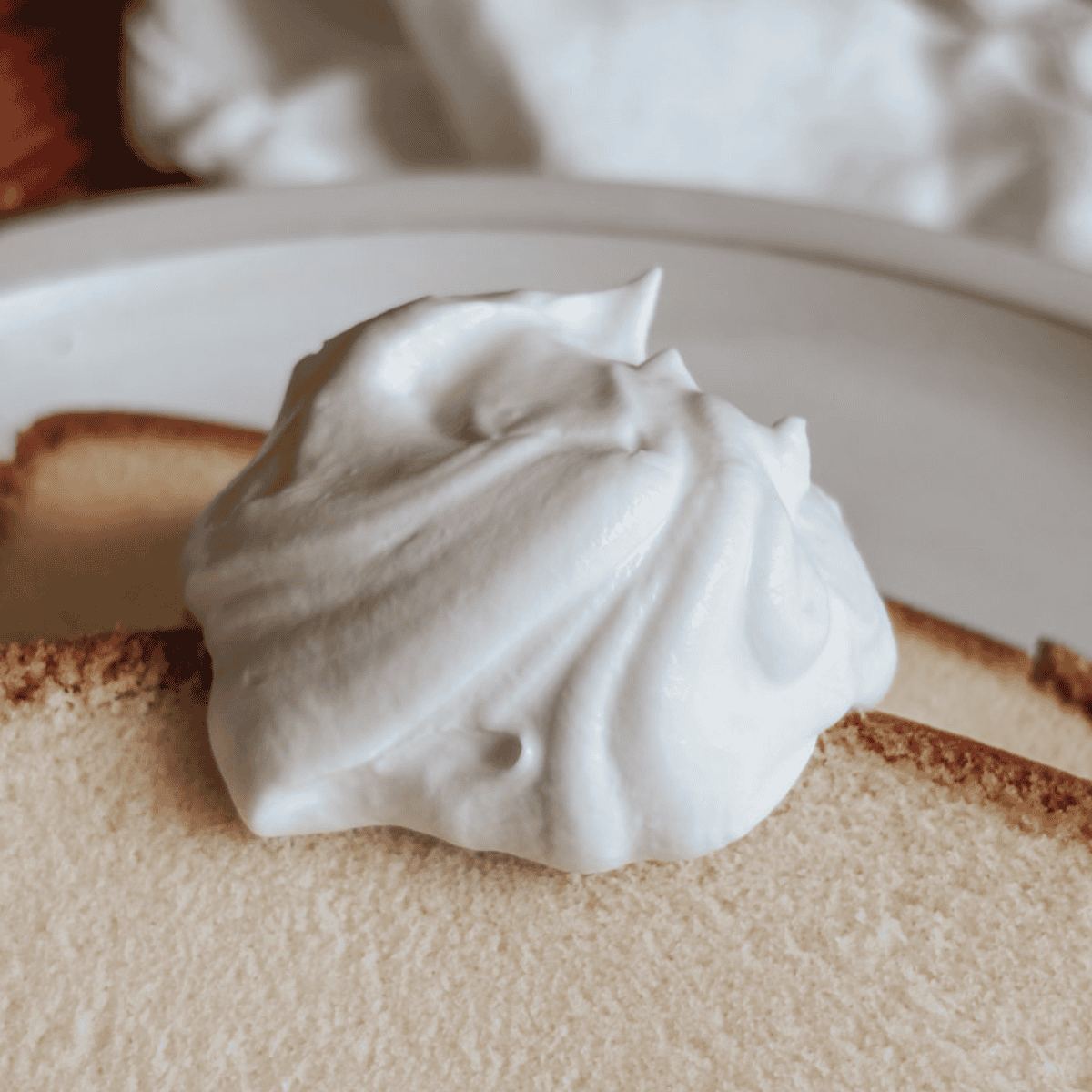 Homemade Whipped Chantilly Cream Recipe (3 -Ingredient)